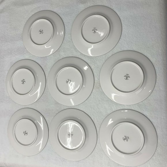 Royal Doulton PURE PLATINUM Fine Porcelain 6 1/2" - Picture 5 of 6